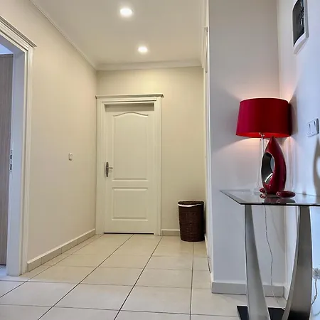 Wonderful 3 Bed Duplex In Sought After Prime Community Appartement