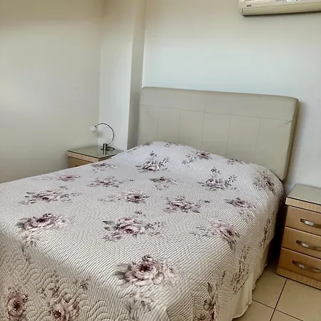 Wonderful 3 Bed Duplex In Sought After Prime Community Appartement Sidé