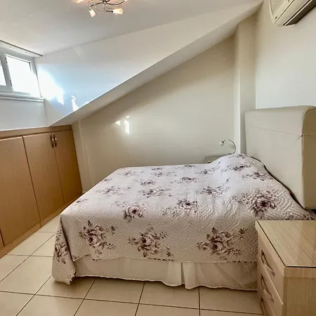 Wonderful 3 Bed Duplex In Sought After Prime Community * Sidé