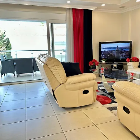 Wonderful 3 Bed Duplex In Sought After Prime Community Appartement